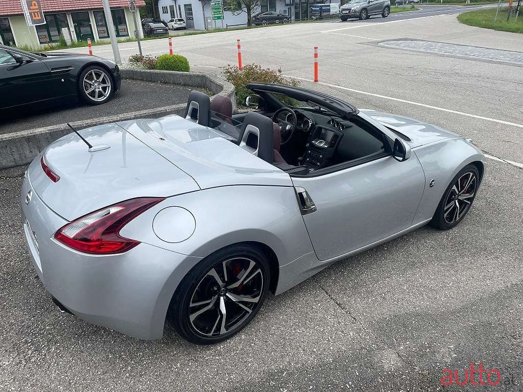 2019' Nissan 370Z photo #2