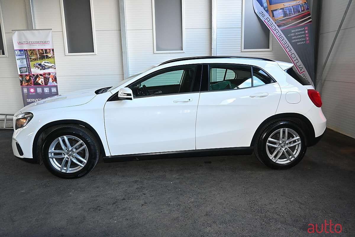 2018' Mercedes-Benz Gla-Klasse photo #3