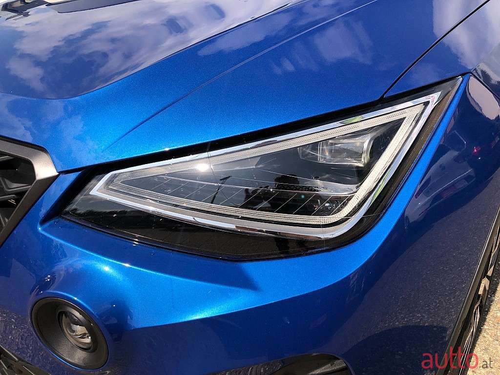 2022' SEAT Arona photo #3