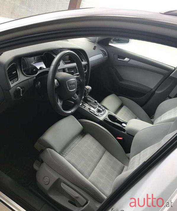 2012' Audi A4 photo #1