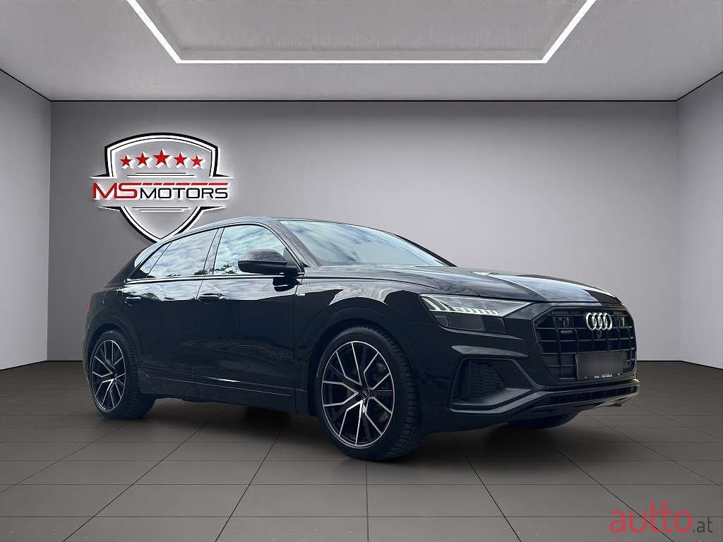 2019' Audi Q8 photo #3