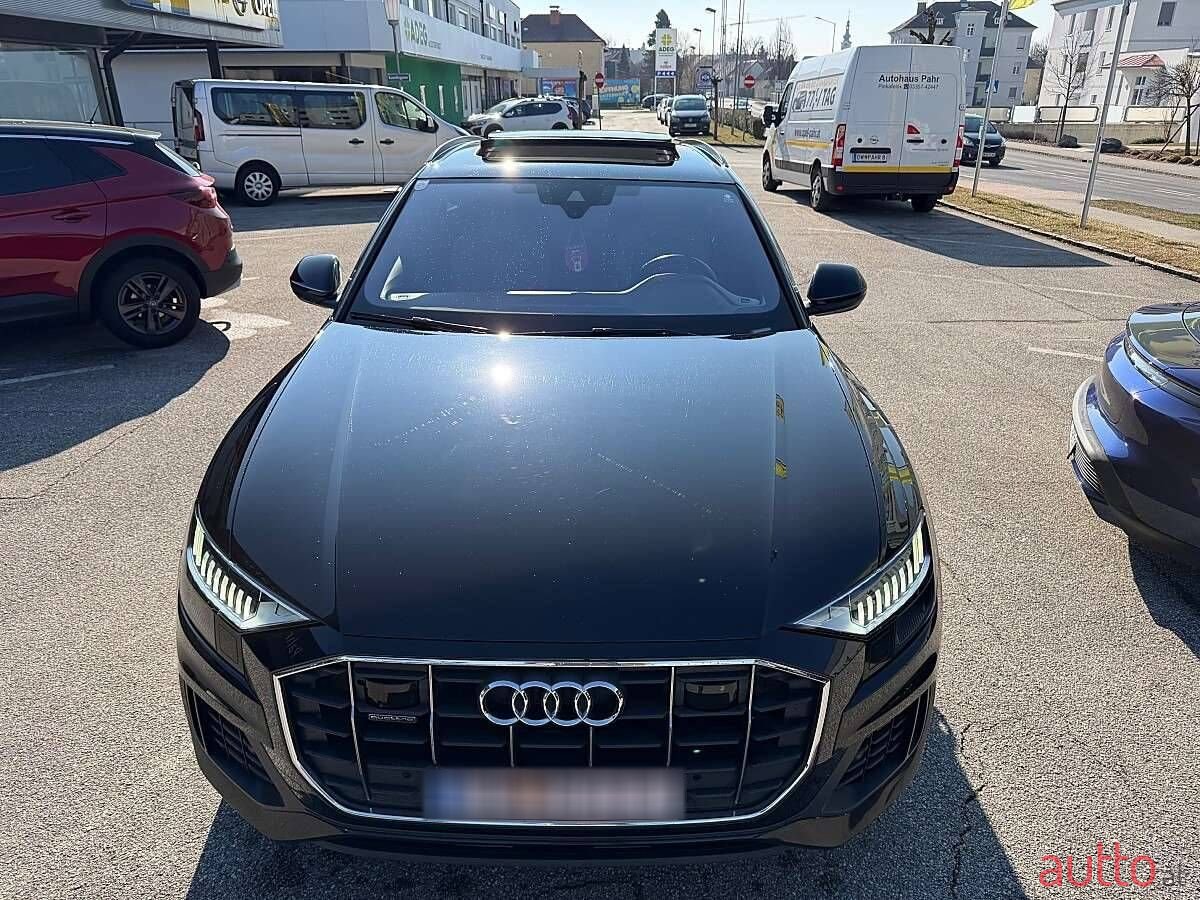 2019' Audi Q8 photo #4