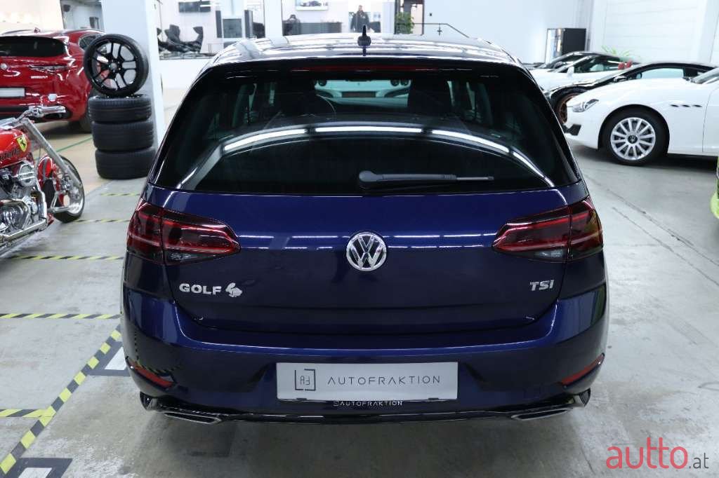 2017' Volkswagen Golf photo #6