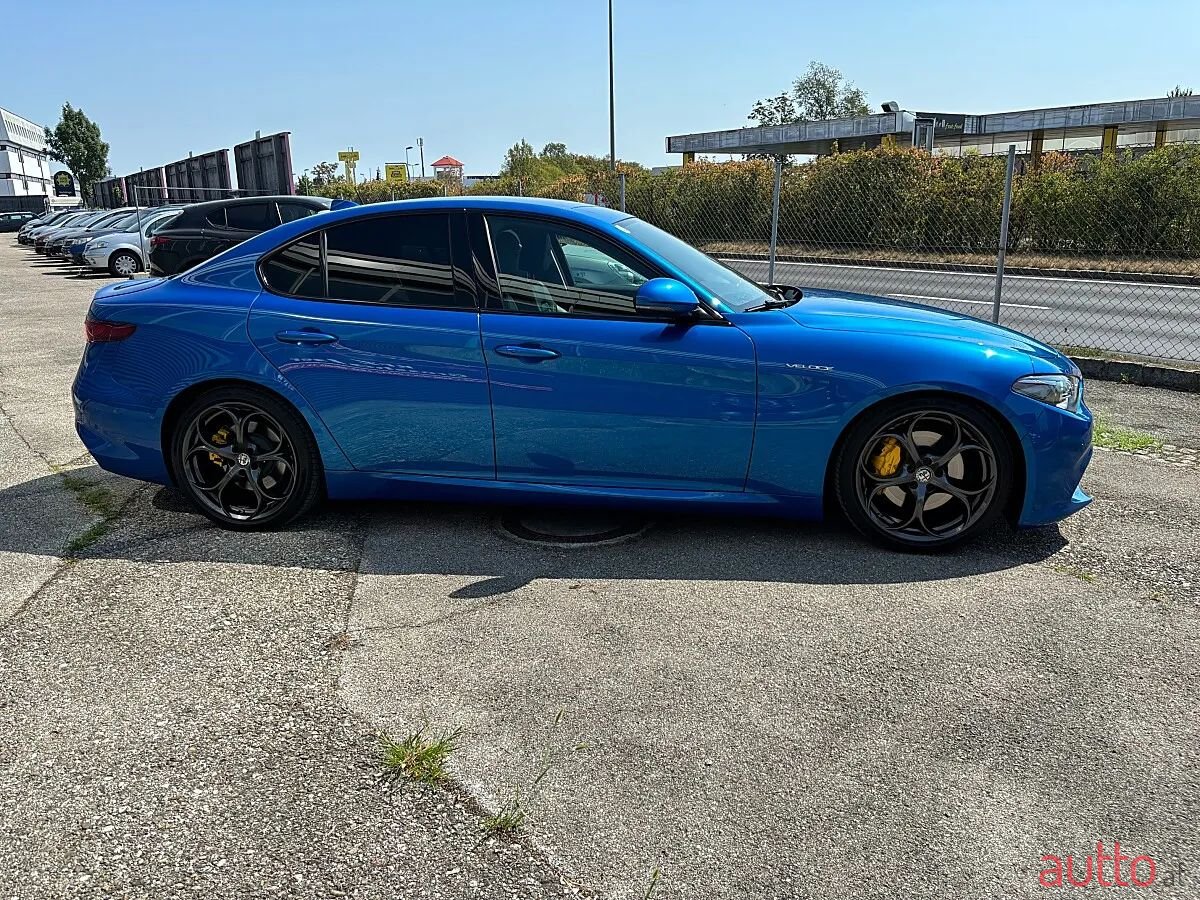 2018' Alfa Romeo Giulia photo #6