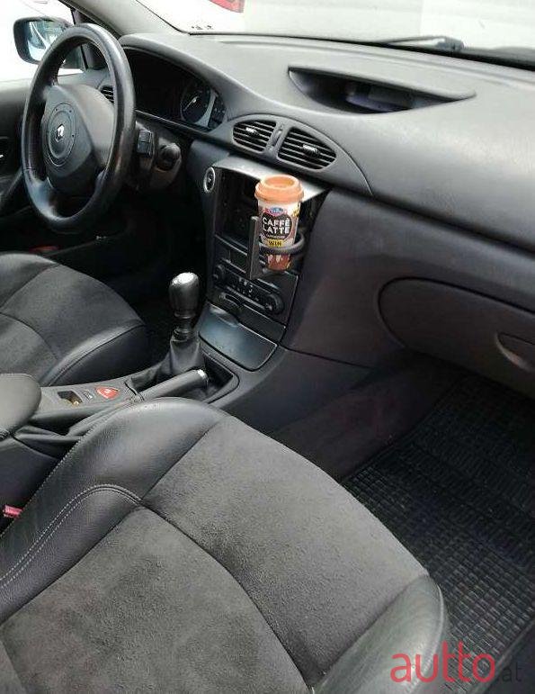 2004' Renault Laguna photo #1