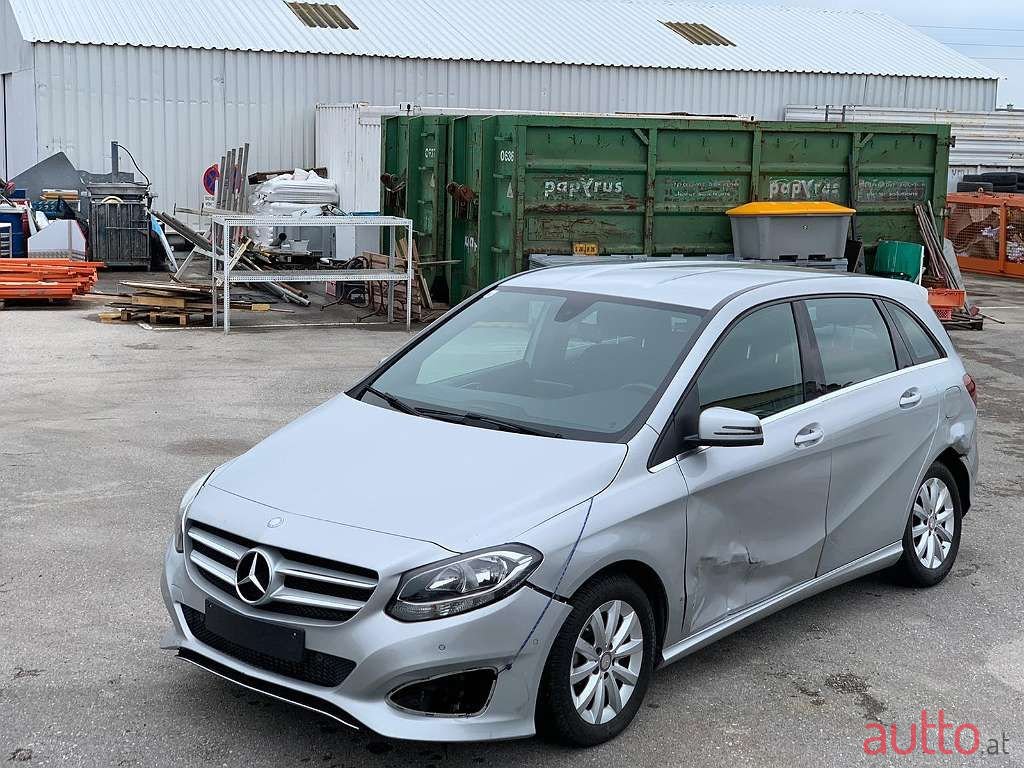 2015' Mercedes-Benz B-Klasse photo #2