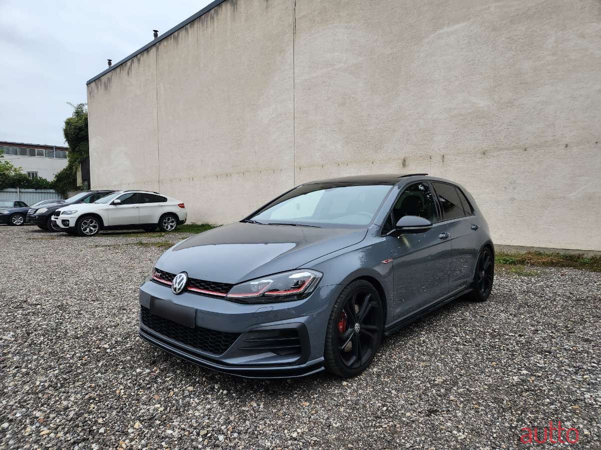 2019' Volkswagen Golf photo #1