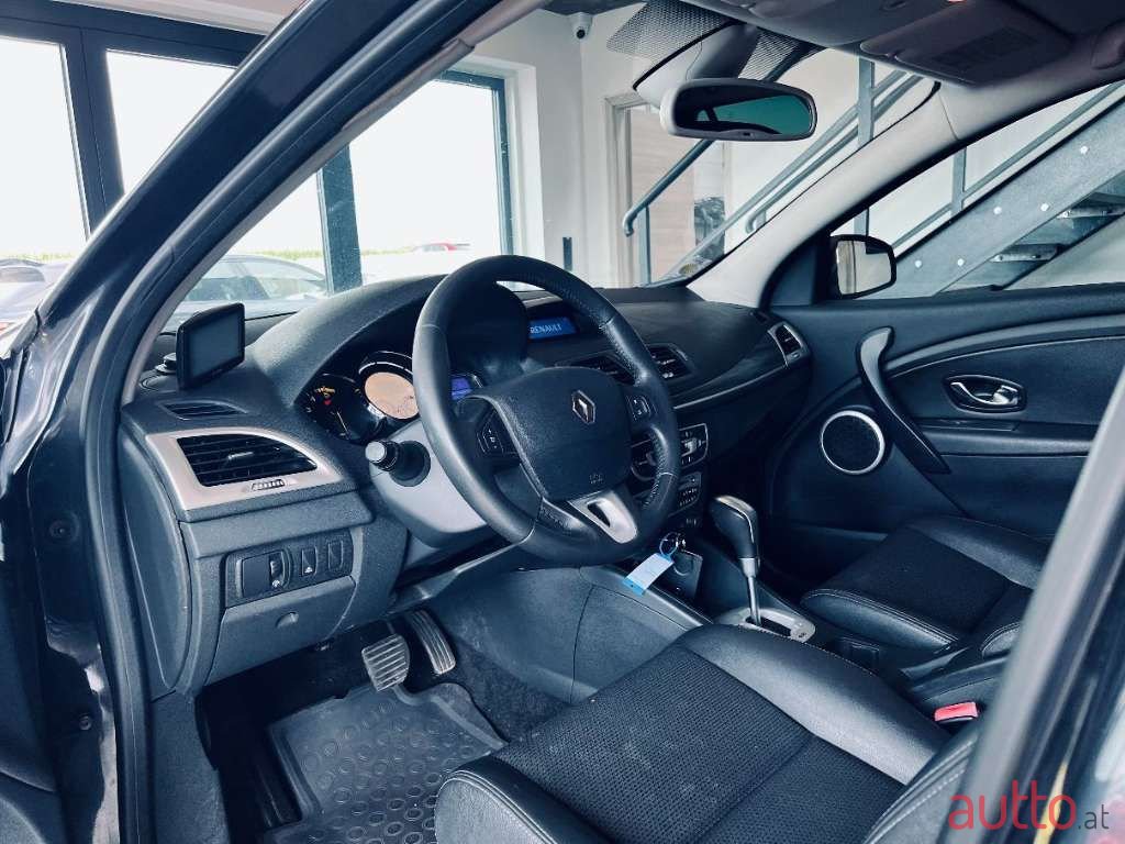 2010' Renault Megane photo #6