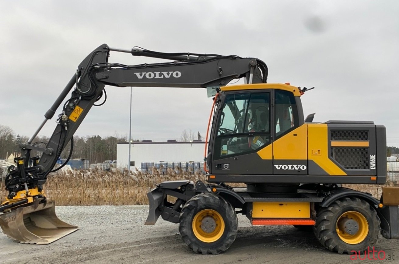 2016' Volvo W160E + Anhänger Mobilbagger photo #2