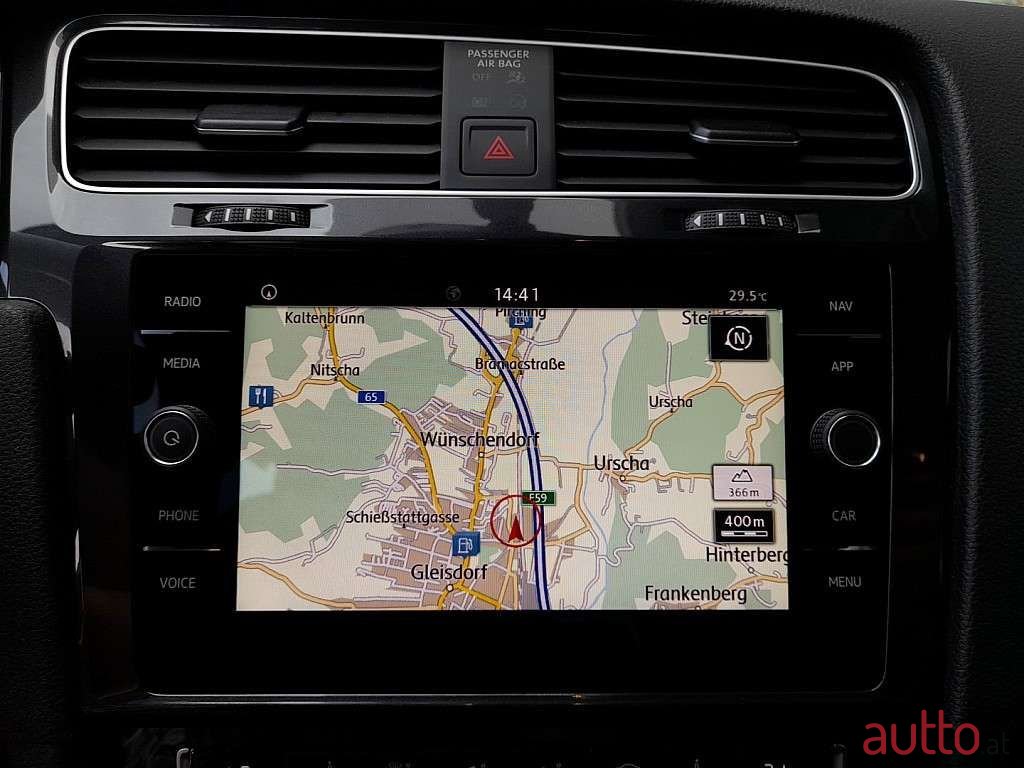 2020' Volkswagen Golf photo #3