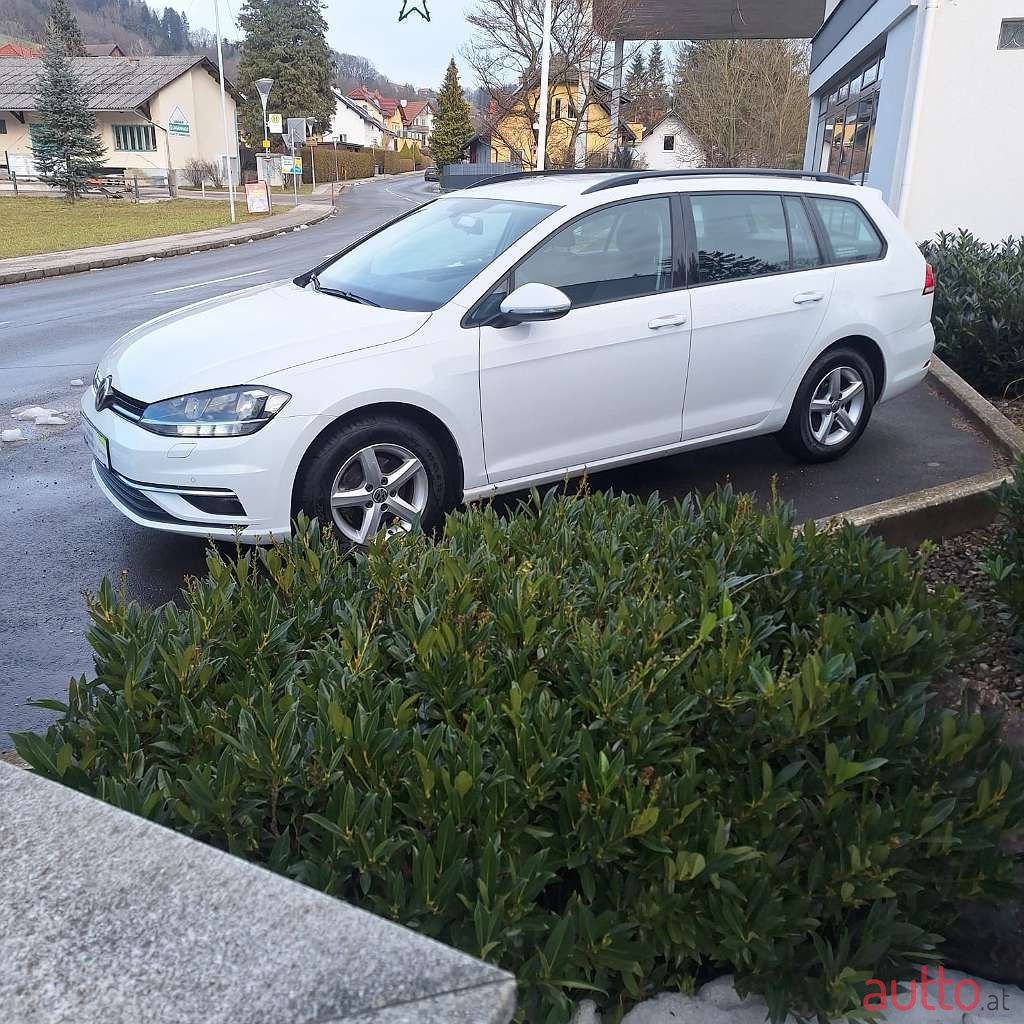 2018' Volkswagen Golf photo #1