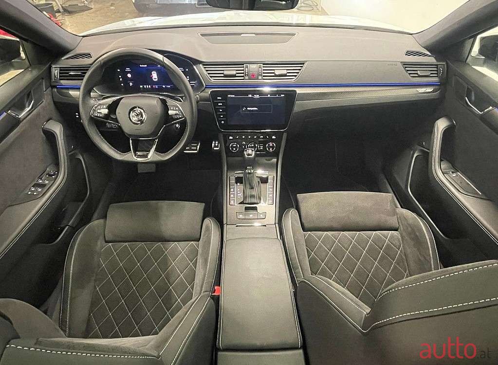 2021' Skoda Superb photo #6