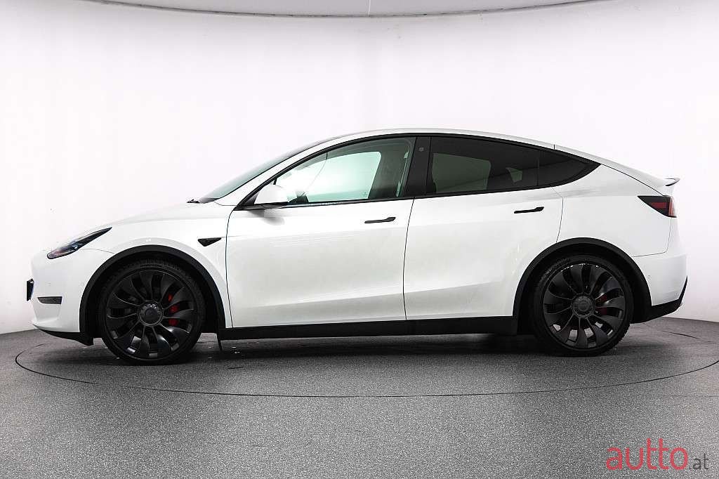 2022' Tesla Model Y photo #2
