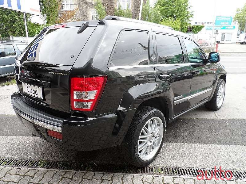 2010' Jeep Grand Cherokee photo #5