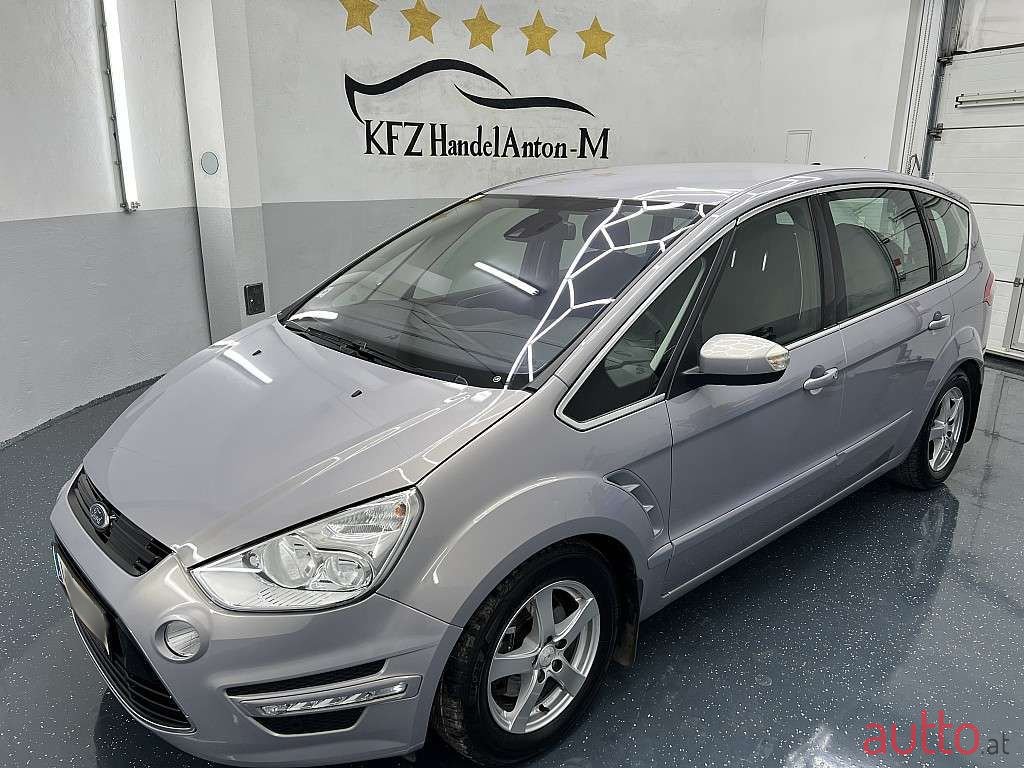 2013' Ford S-Max photo #1