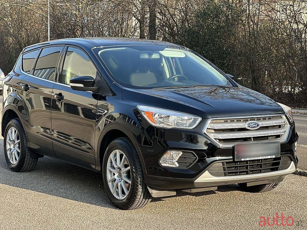 2017' Ford Kuga photo #2