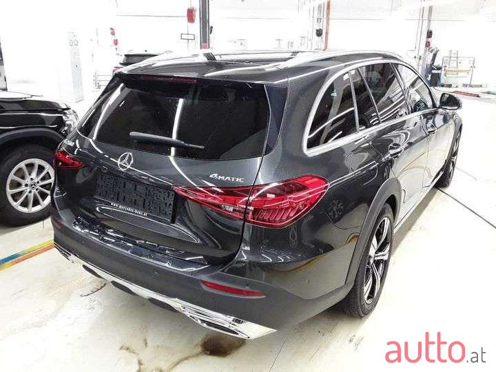 2022' Mercedes-Benz C-Klasse photo #2