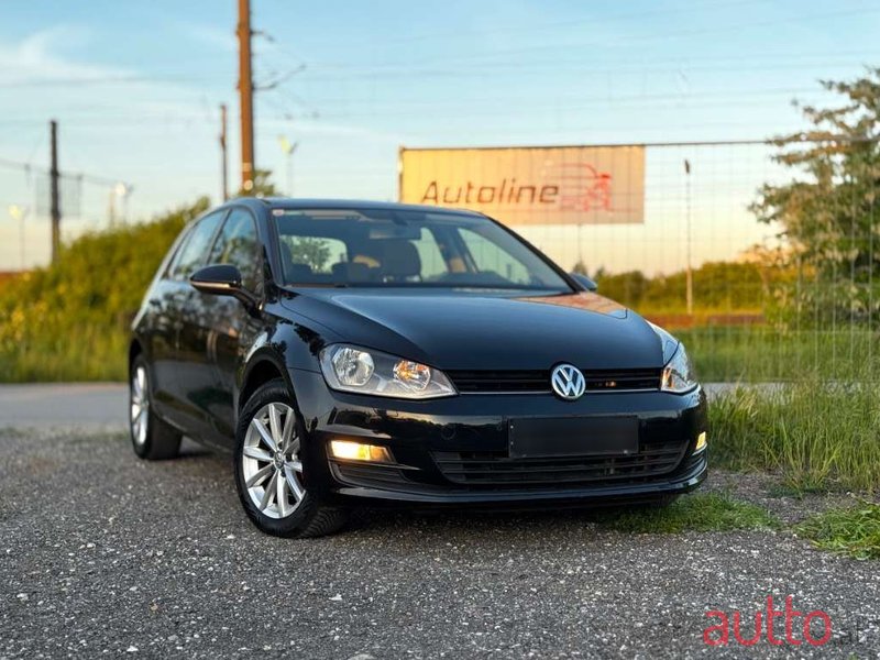 2015' Volkswagen Golf photo #1