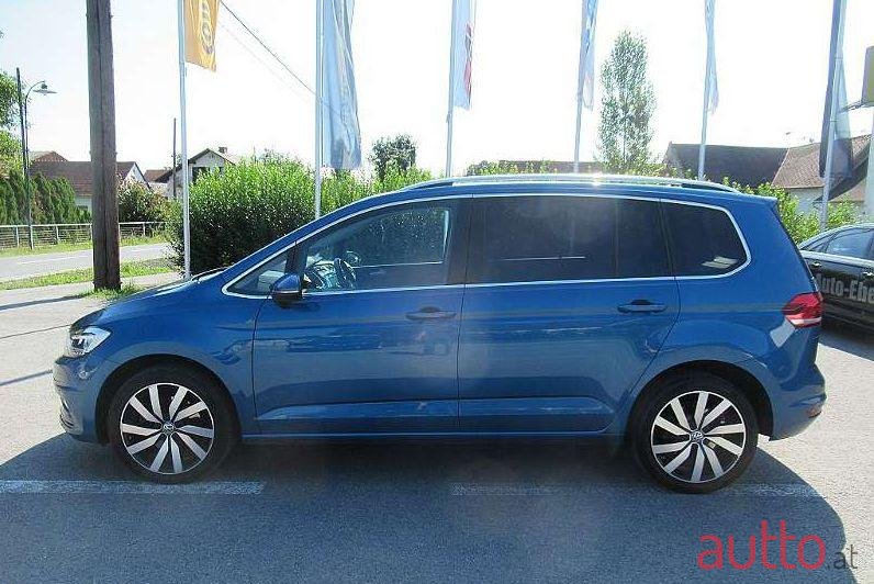 2017' Volkswagen Touran photo #1