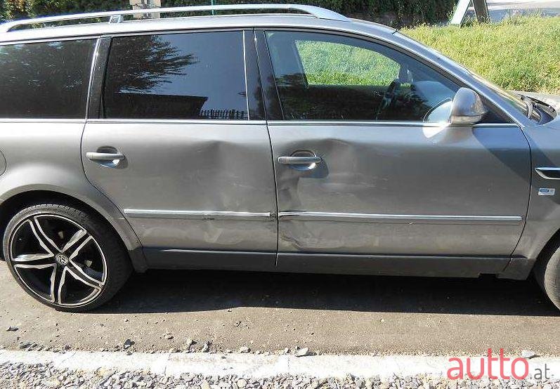 2003' Volkswagen Passat photo #1