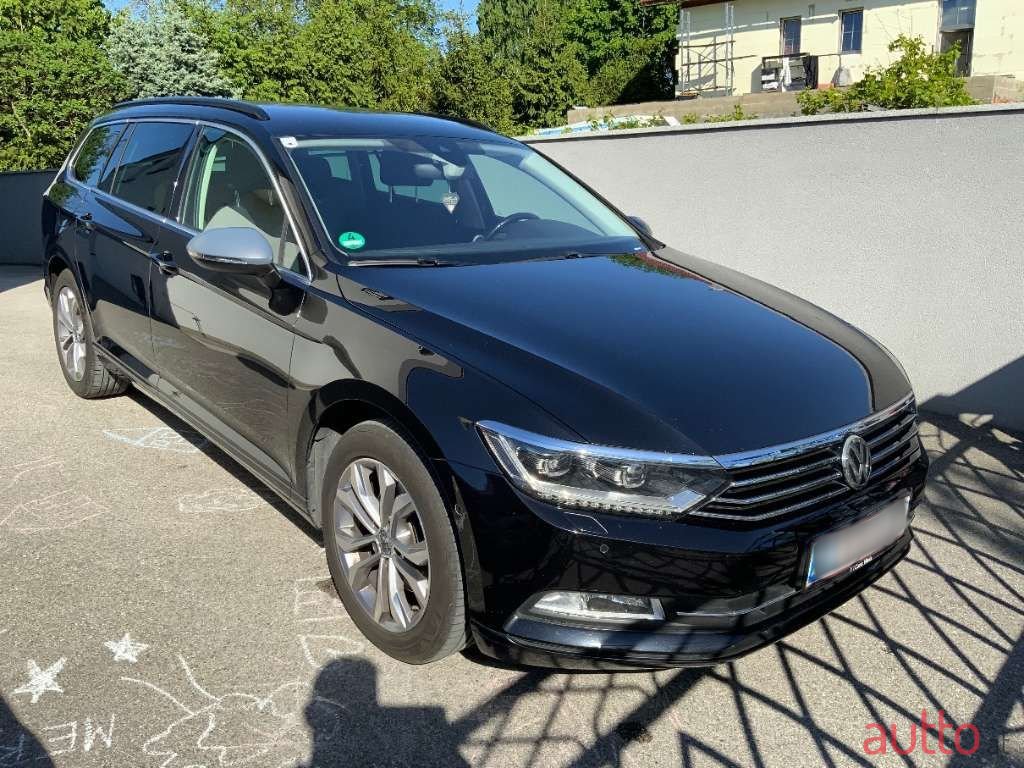 2015' Volkswagen Passat photo #4