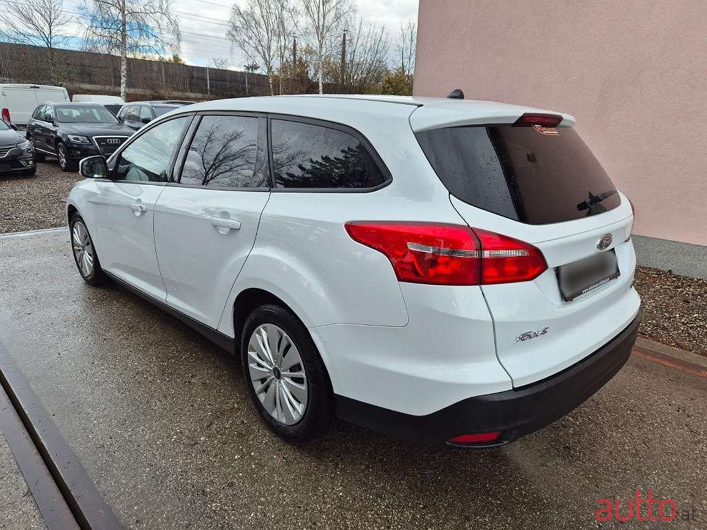 2017' Ford Focus photo #5