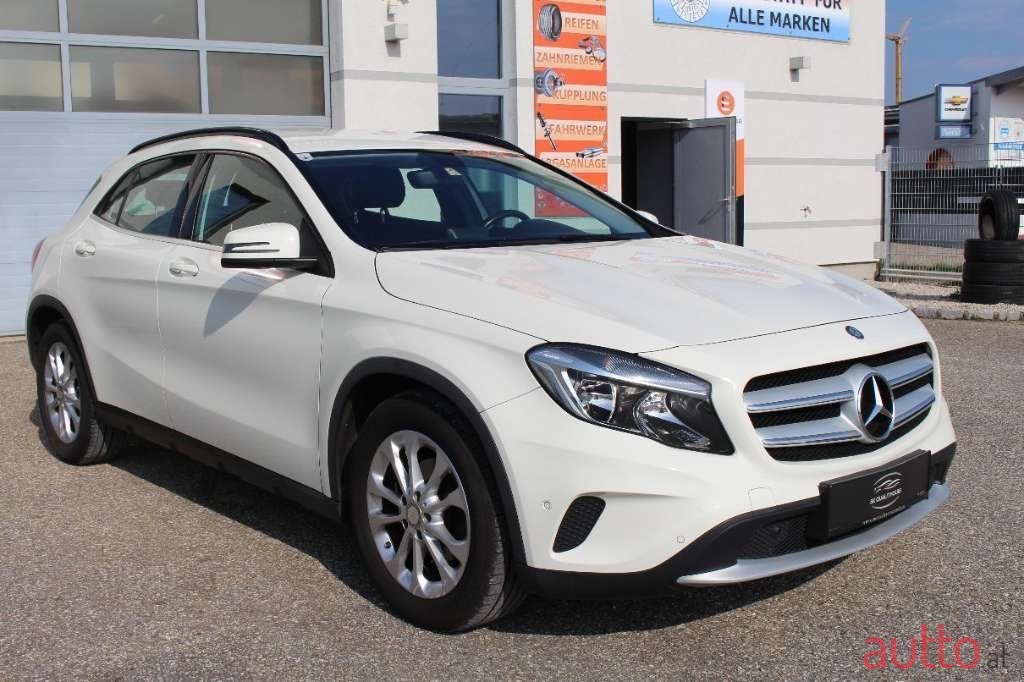 2015' Mercedes-Benz Gla-Klasse photo #3