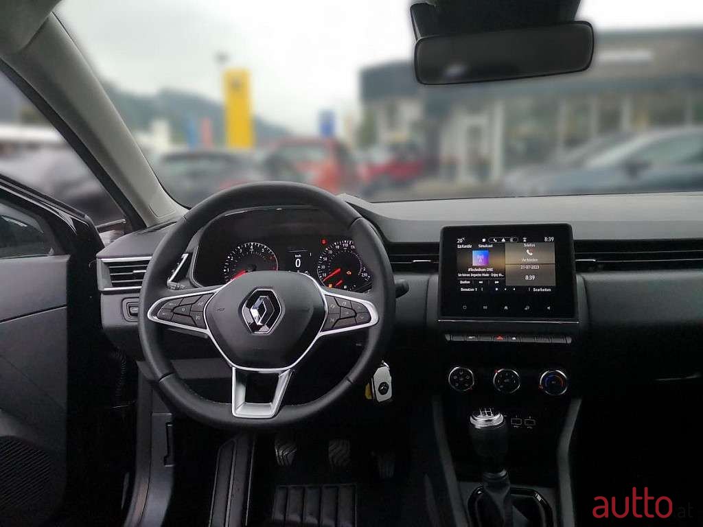 2023' Renault Clio photo #4