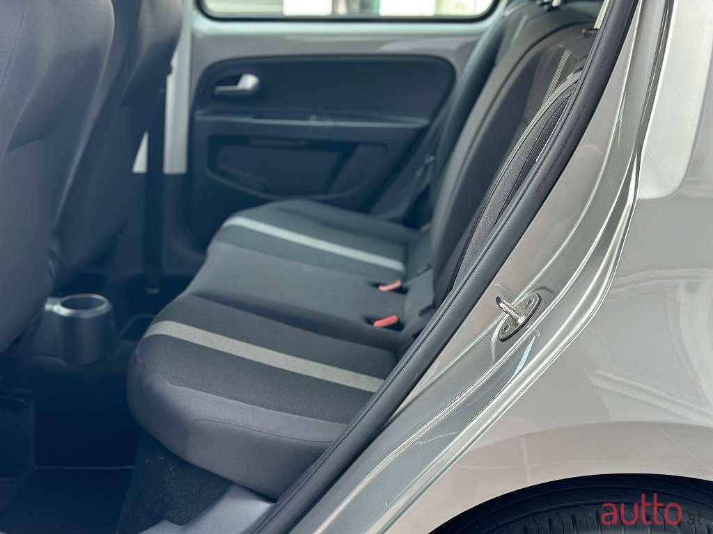2018' Volkswagen Up! photo #6