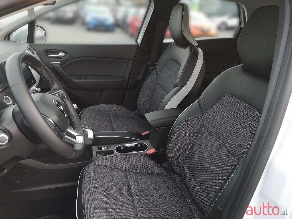 2021' Renault Captur photo #3