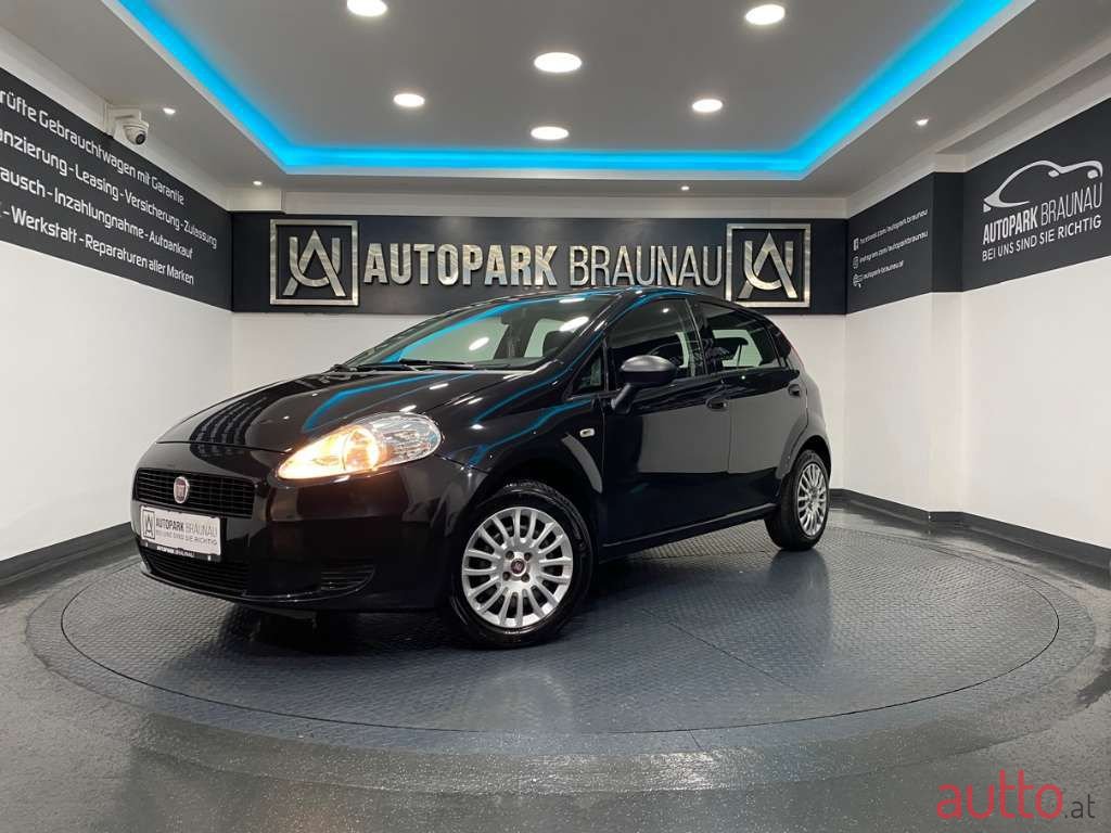 2010' Fiat Punto photo #1