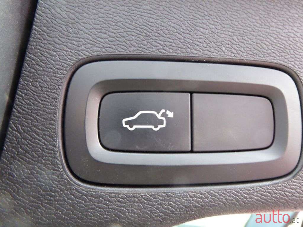 2018' Volvo XC60 photo #5