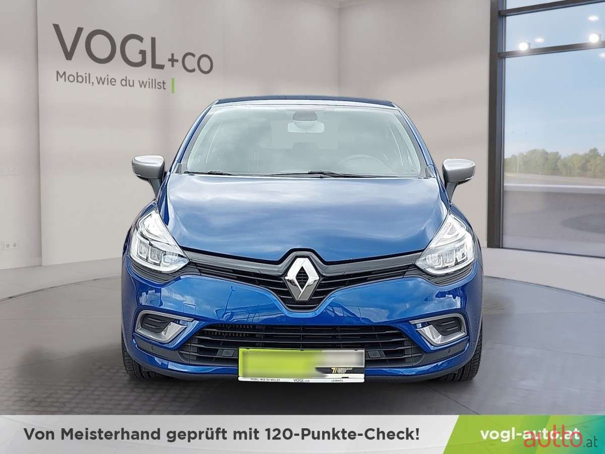 2019' Renault Clio photo #6