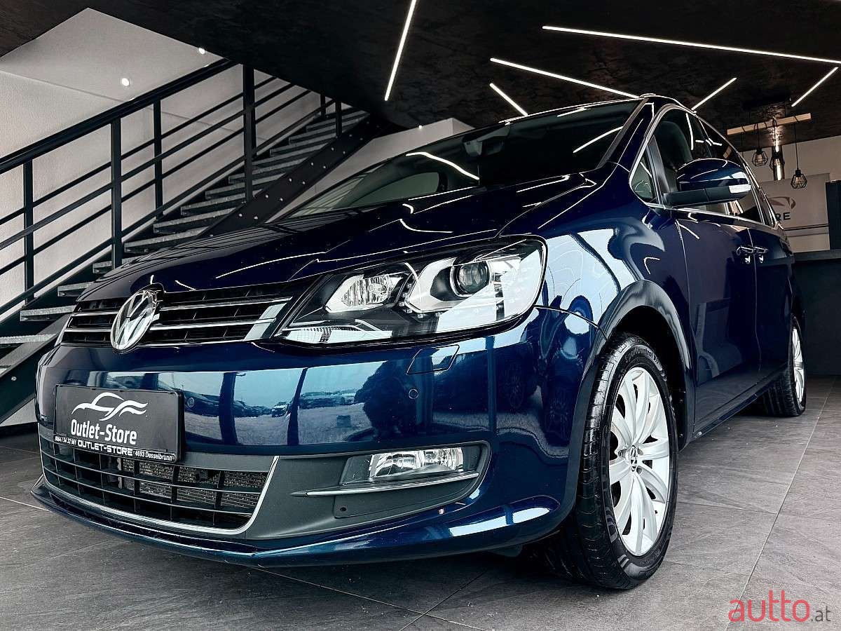 2020' Volkswagen Sharan photo #1