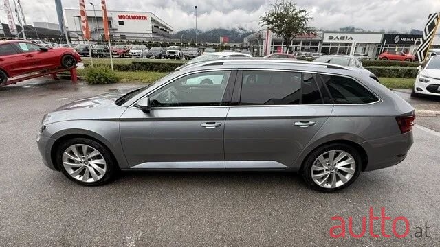 2017' Skoda Superb photo #3