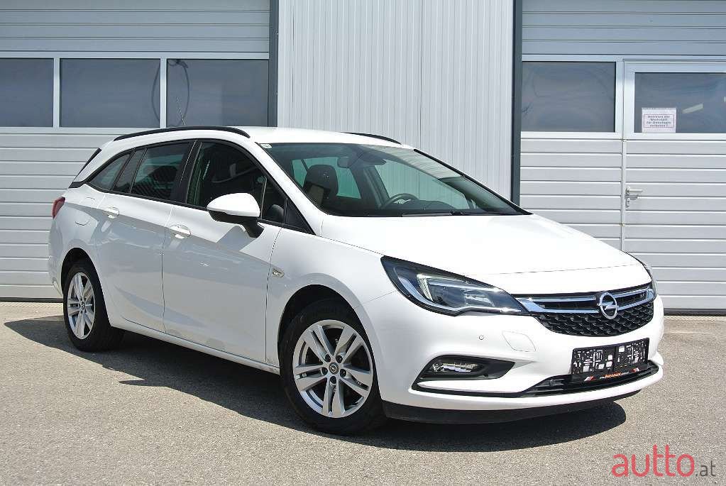 2019' Opel Astra photo #3