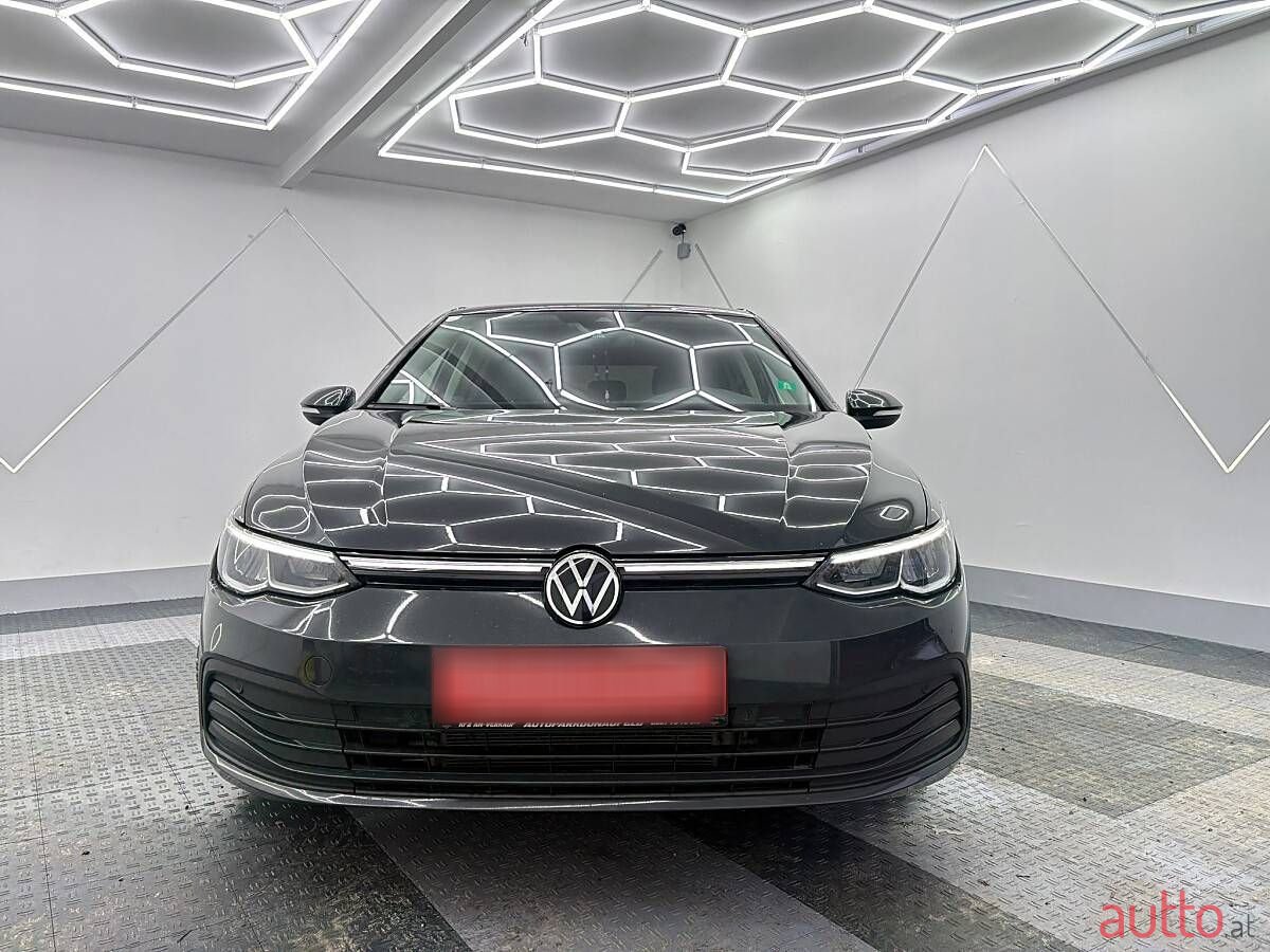 2022' Volkswagen Golf photo #2
