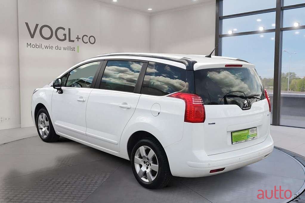 2016' Peugeot 5008 photo #3