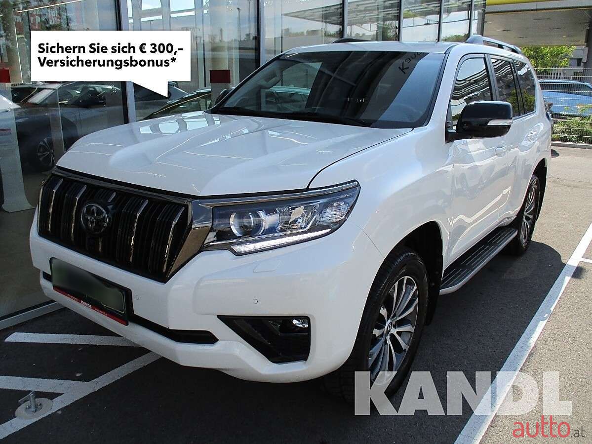 2022' Toyota Land Cruiser photo #1