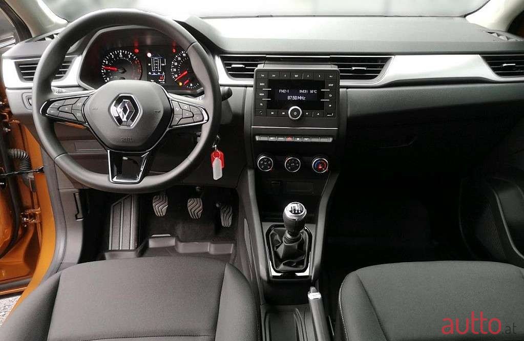 2020' Renault Captur photo #1