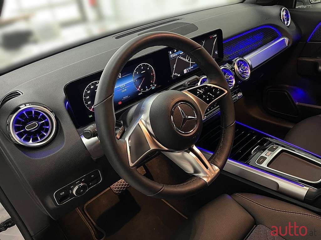 2024' Mercedes-Benz GLB photo #4