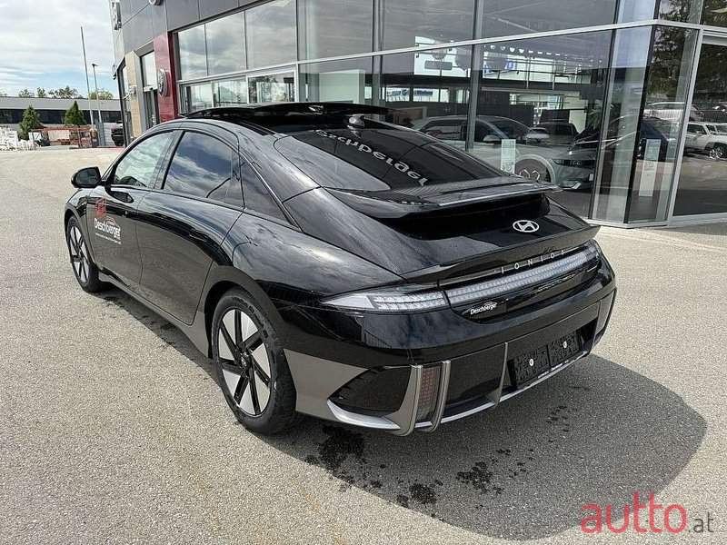 2023' Hyundai Ioniq 6 photo #5