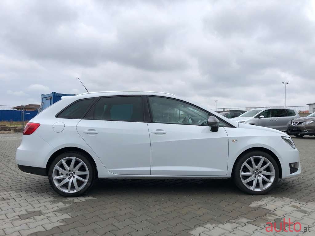 2010' SEAT Ibiza photo #3