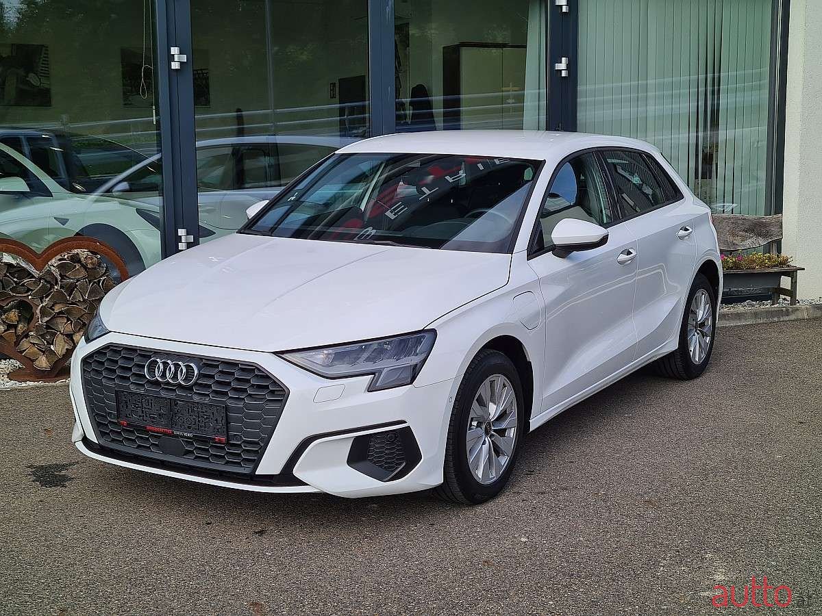 2022' Audi A3 photo #2
