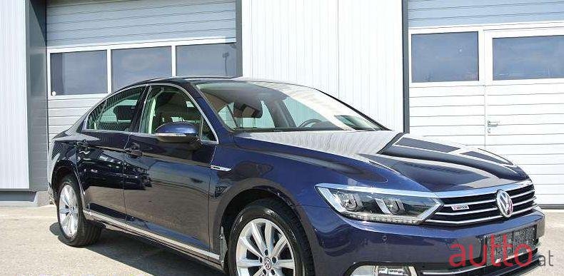 2016' Volkswagen Passat photo #2