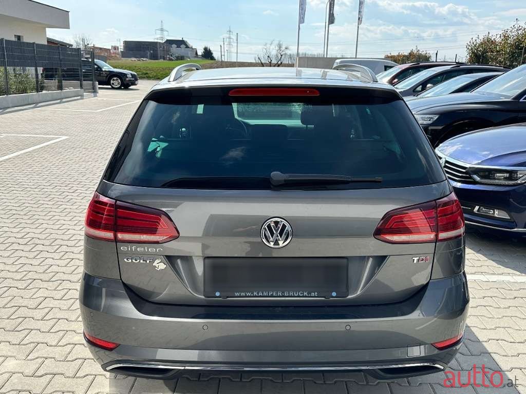 2017' Volkswagen Golf photo #6