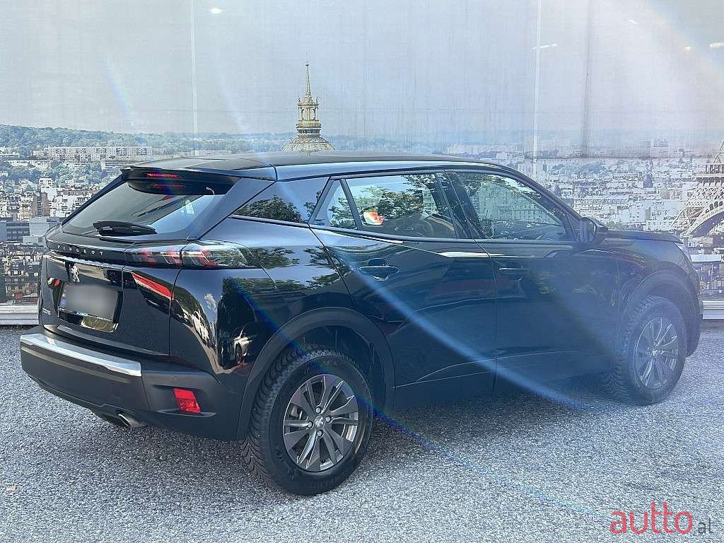 2022' Peugeot 2008 photo #2