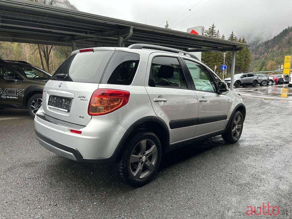 2010' Suzuki SX4 photo #5