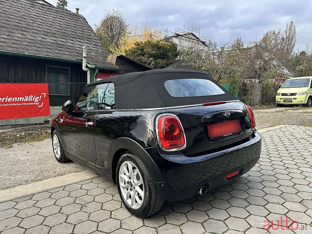 2016' MINI Cabrio photo #5