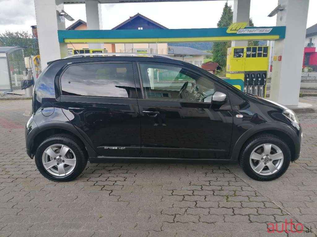 2015' Volkswagen Up! photo #5